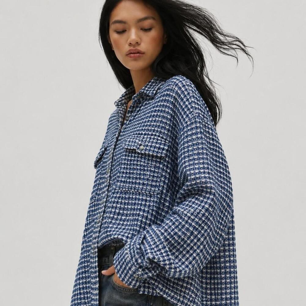 BDG Blue Beige Waffle Knit Oversized Button Down Shirt Sz SMALL Street Casual